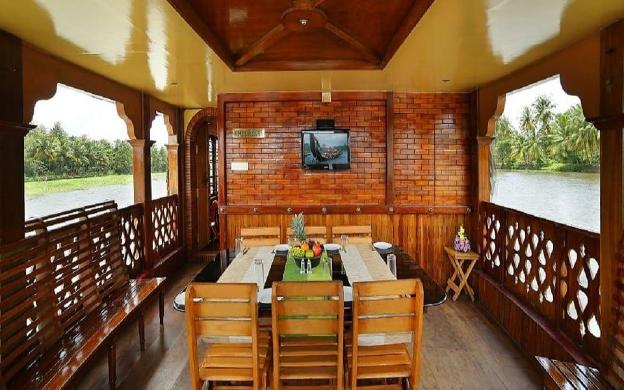 rudra houseboats