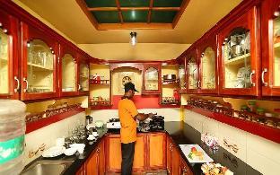 rudra houseboats