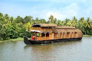 rudra houseboats