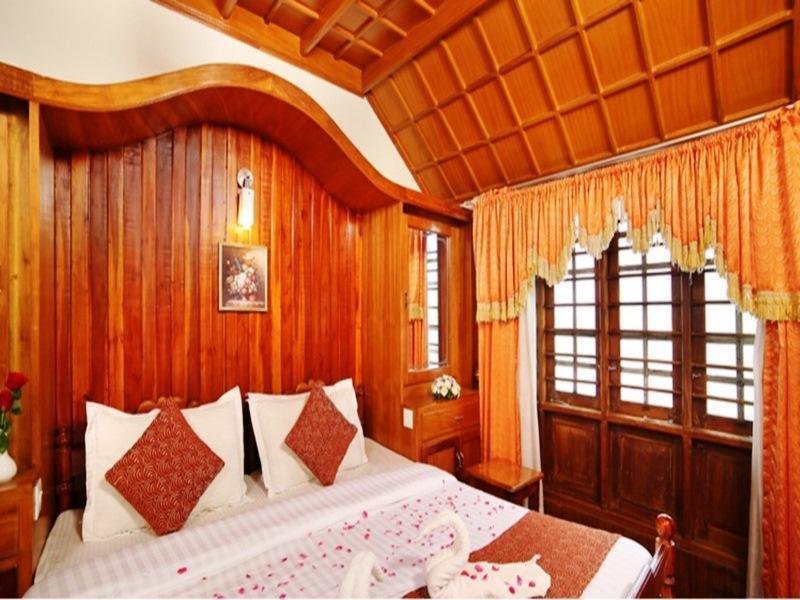 rudra houseboats