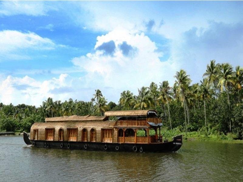 rudra houseboats
