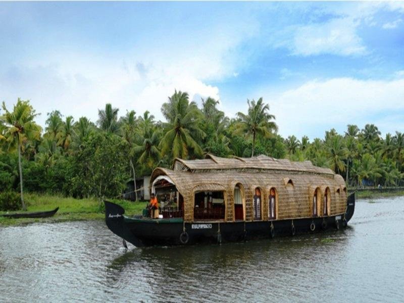 rudra houseboats
