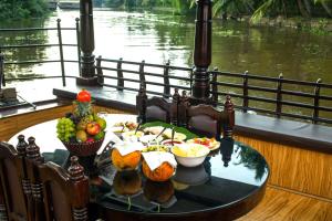 rudra houseboats