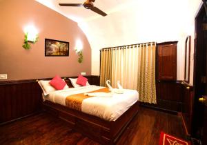 rudra houseboats