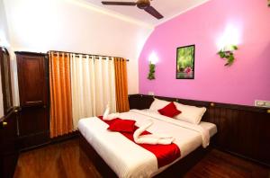 rudra houseboats