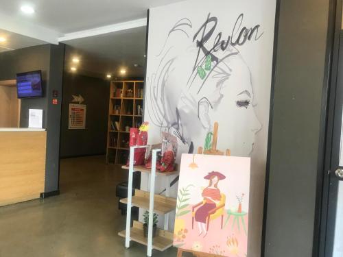 7 days premium nanjing xinjiekou zhangfuyuan railway station branch