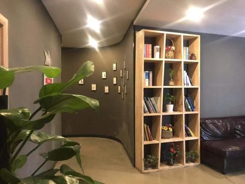 7 days premium nanjing xinjiekou zhangfuyuan railway station branch