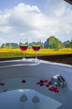 lotus field homestay