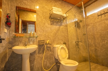 lotus field homestay