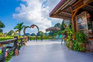 lotus field homestay
