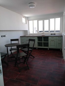 randd rest and dream capri