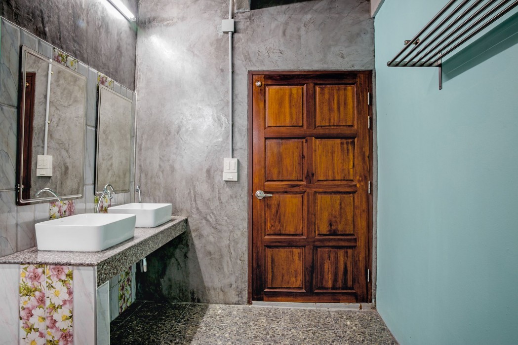 the guest hotel hostel