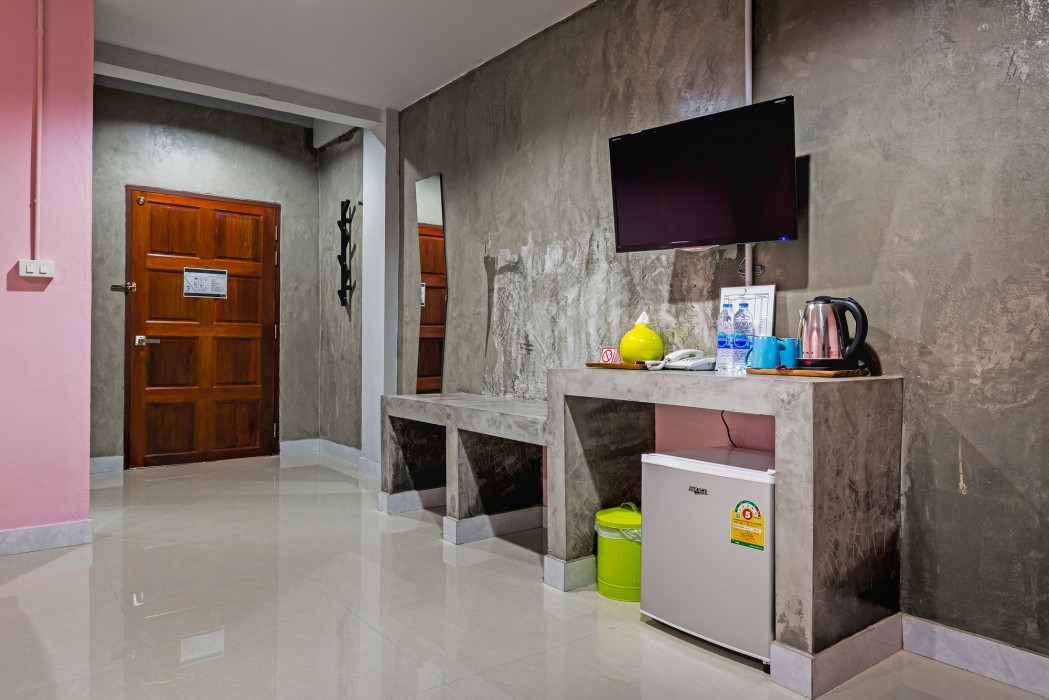 the guest hotel hostel