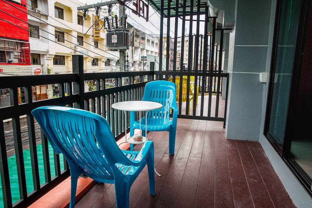 the guest hotel hostel