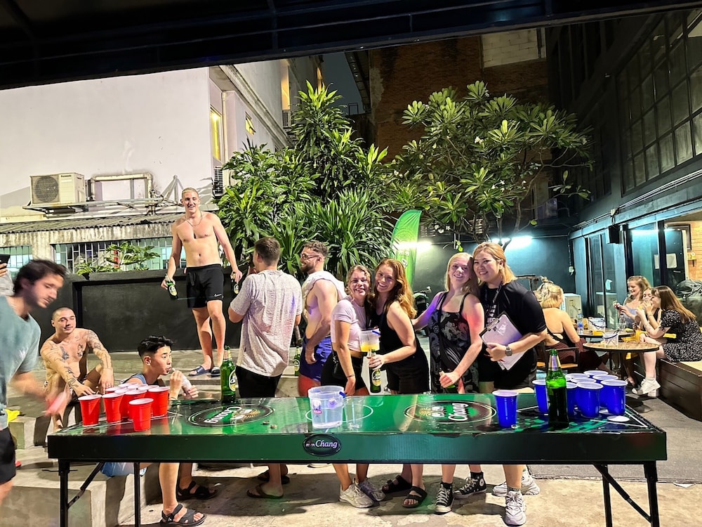 bed station hostel khaosan