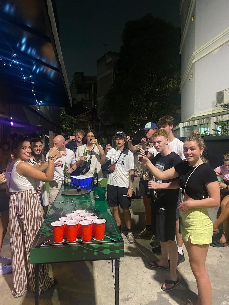 bed station hostel khaosan