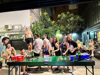 bed station hostel khaosan