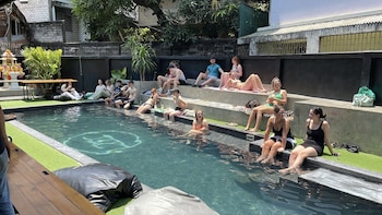 bed station hostel khaosan