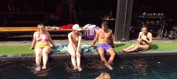 bed station hostel khaosan