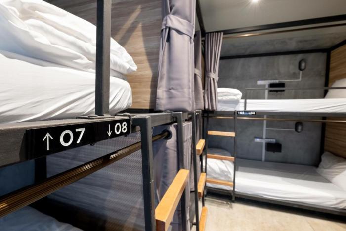 bed station hostel khaosan