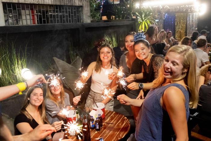 bed station hostel khaosan