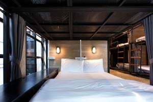 bed station hostel khaosan
