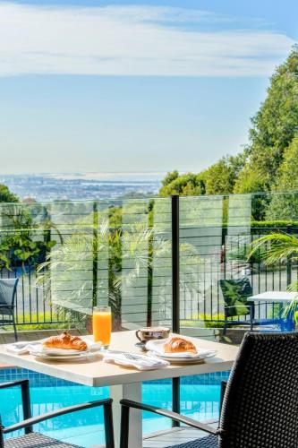 mercure charlestown