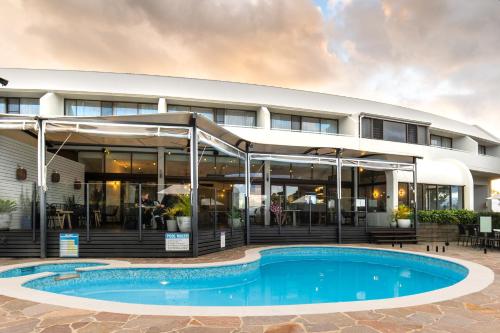 mercure charlestown