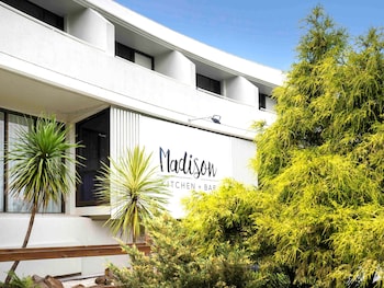 mercure charlestown