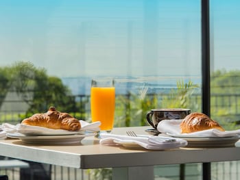 mercure charlestown