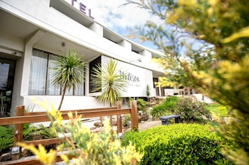 mercure charlestown