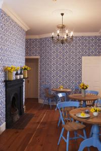 the townhouse strand