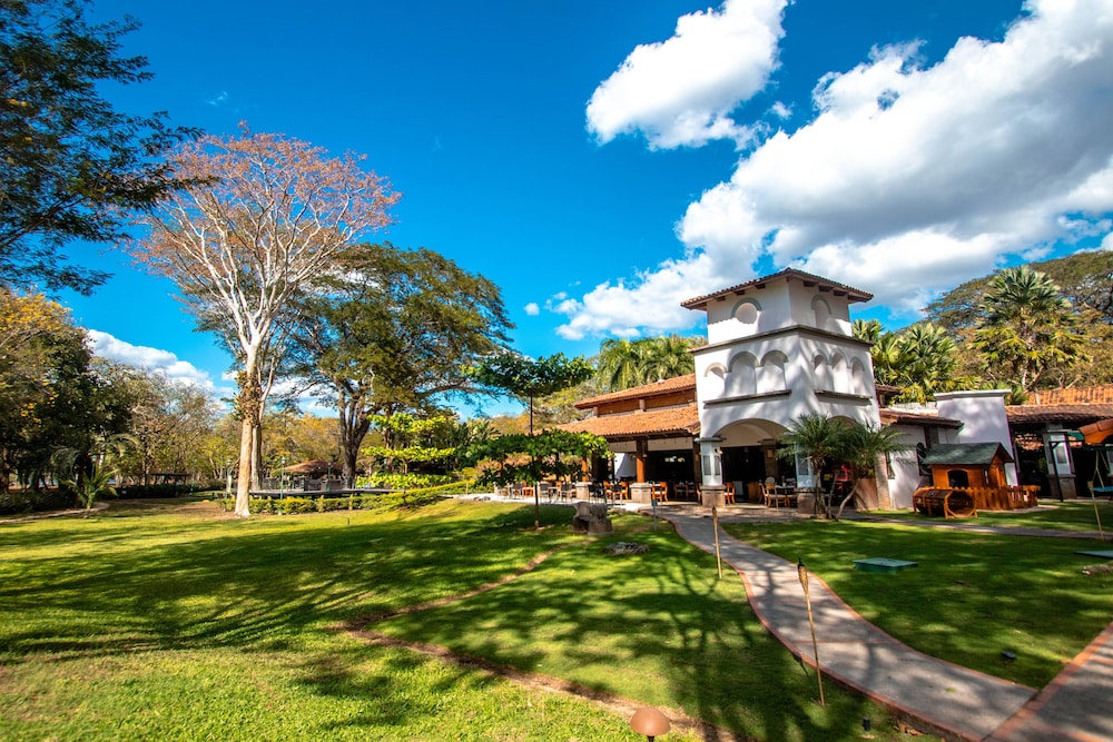 cc beach front papagayo all inclusive
