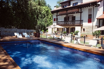 Hotel Cuevas - Adults Only,Santillana Del Mar>>Cantabria,4 star