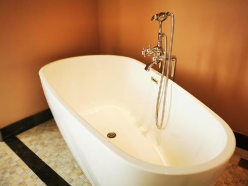 vx hotel wuxi huishan district yuqi industrial area zhenzhong road