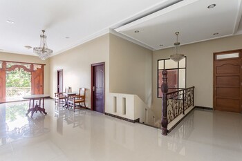 reddoorz syariah near exit toll banyumanik