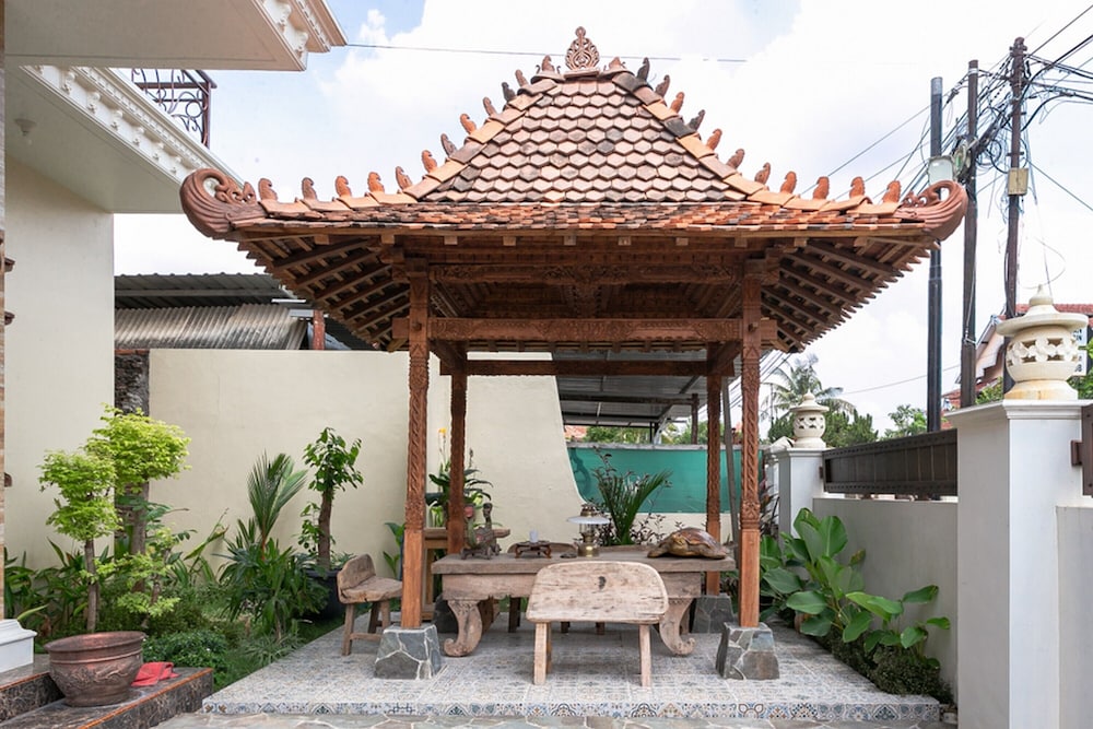 reddoorz syariah near exit toll banyumanik