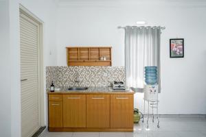 sekar gambir homestay by zuzu