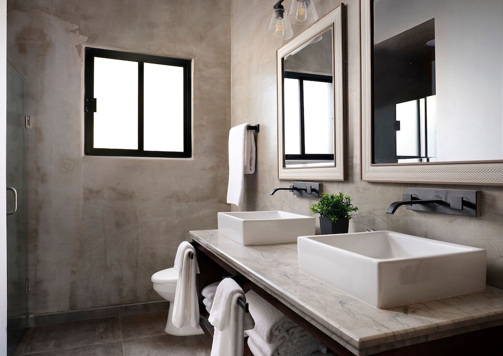 hotel surya pantai losari