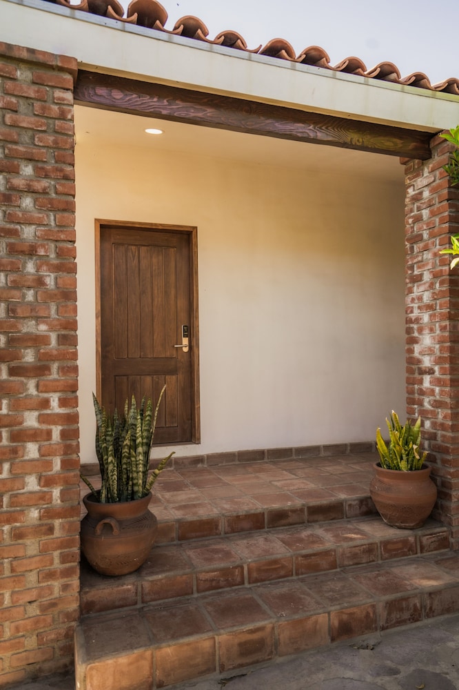 hotel surya pantai losari