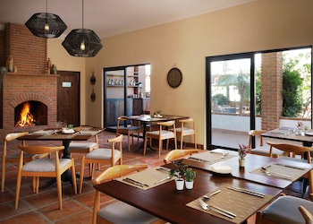 hotel surya pantai losari