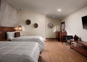 hotel surya pantai losari