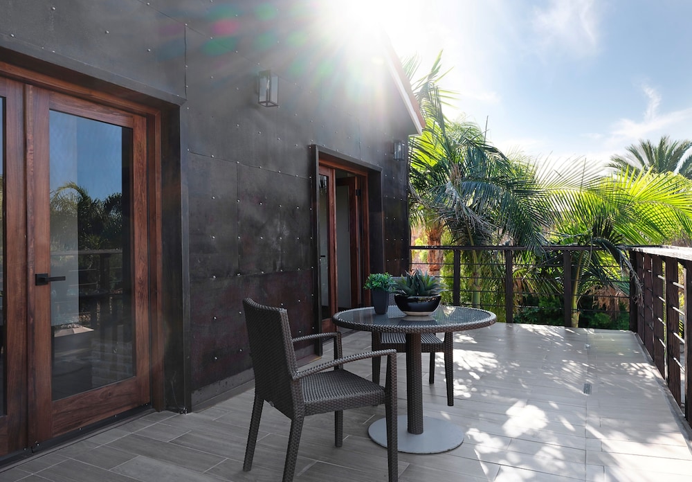 hotel surya pantai losari