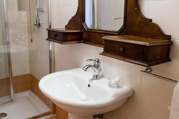 room en suite corte assisi