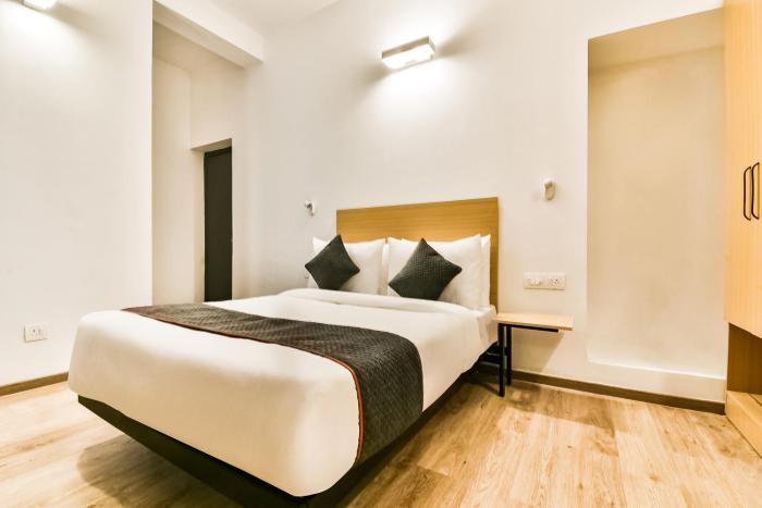 oyo townhouse 182 menka