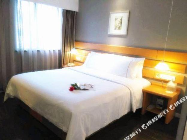 home inn yangzhou wenchangge huanggong square