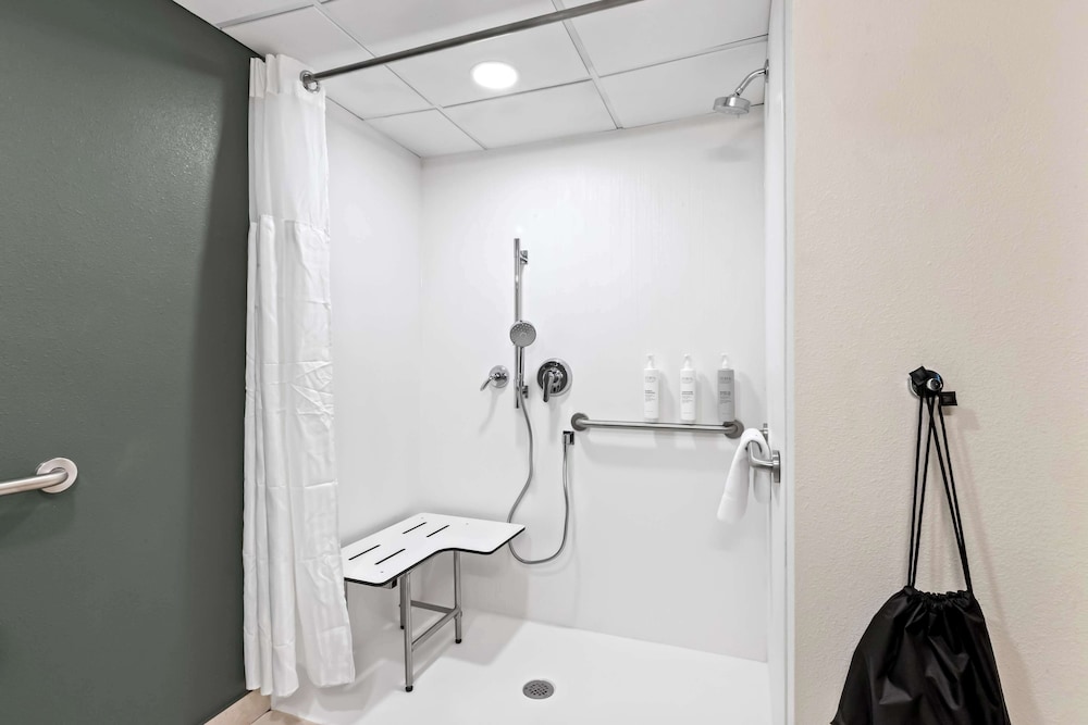 spark by hilton bensalem philadelphia
