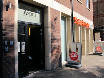 churchill apartments