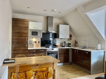 churchill apartments