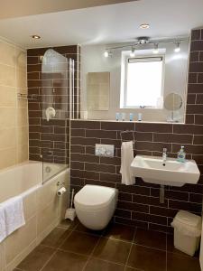 churchill apartments